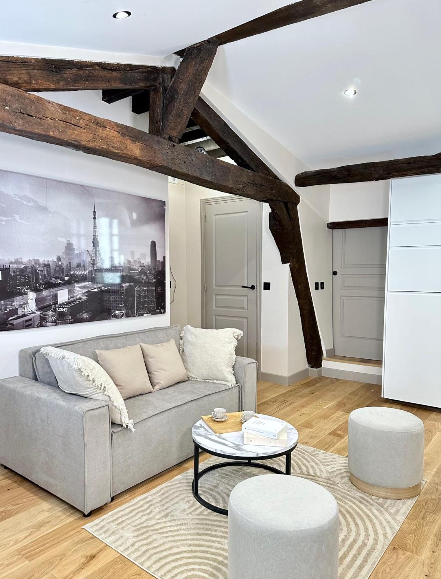 Le Marais' Finest Luxurious Apartment Париж Экстерьер фото