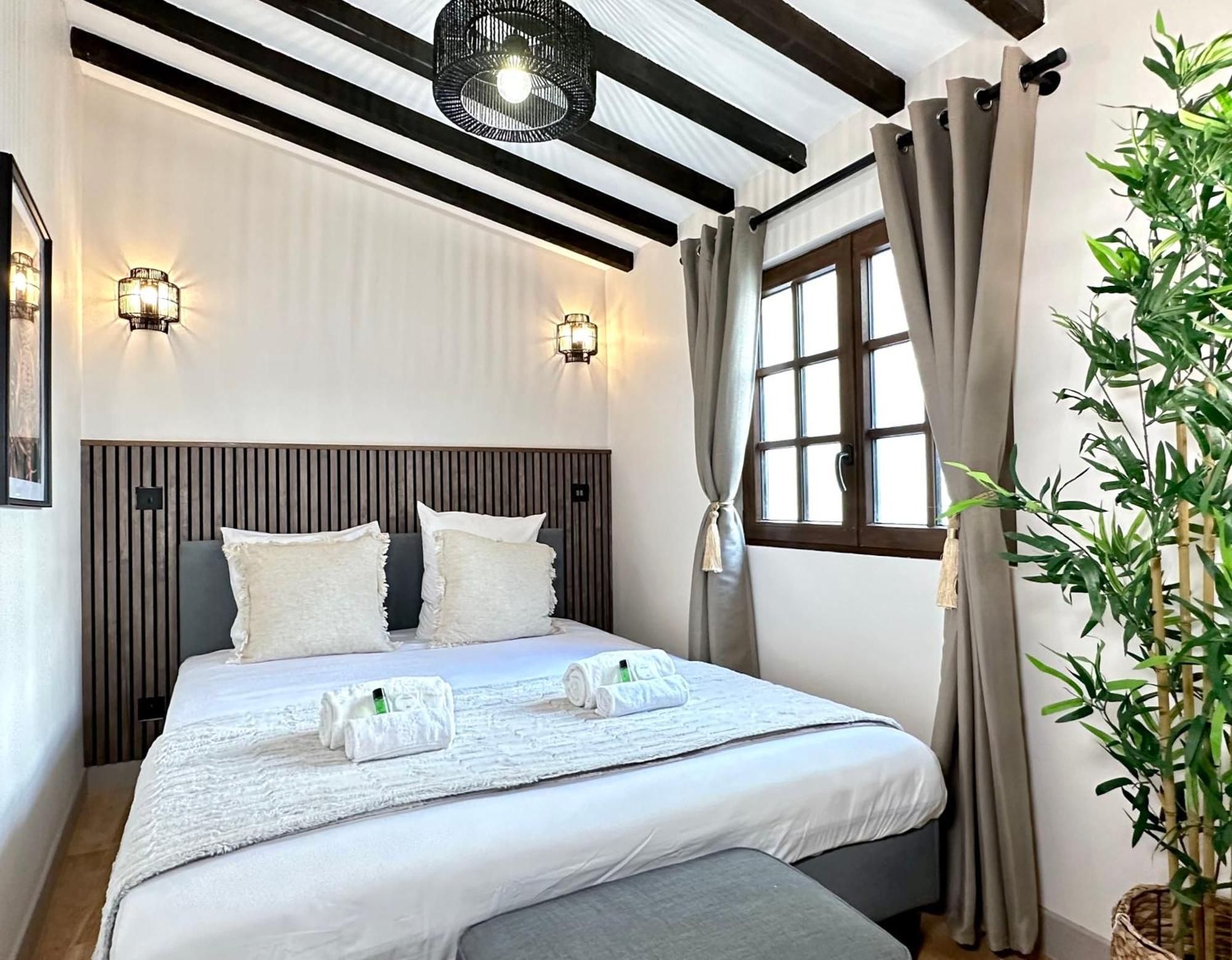 Le Marais' Finest Luxurious Apartment Париж Экстерьер фото