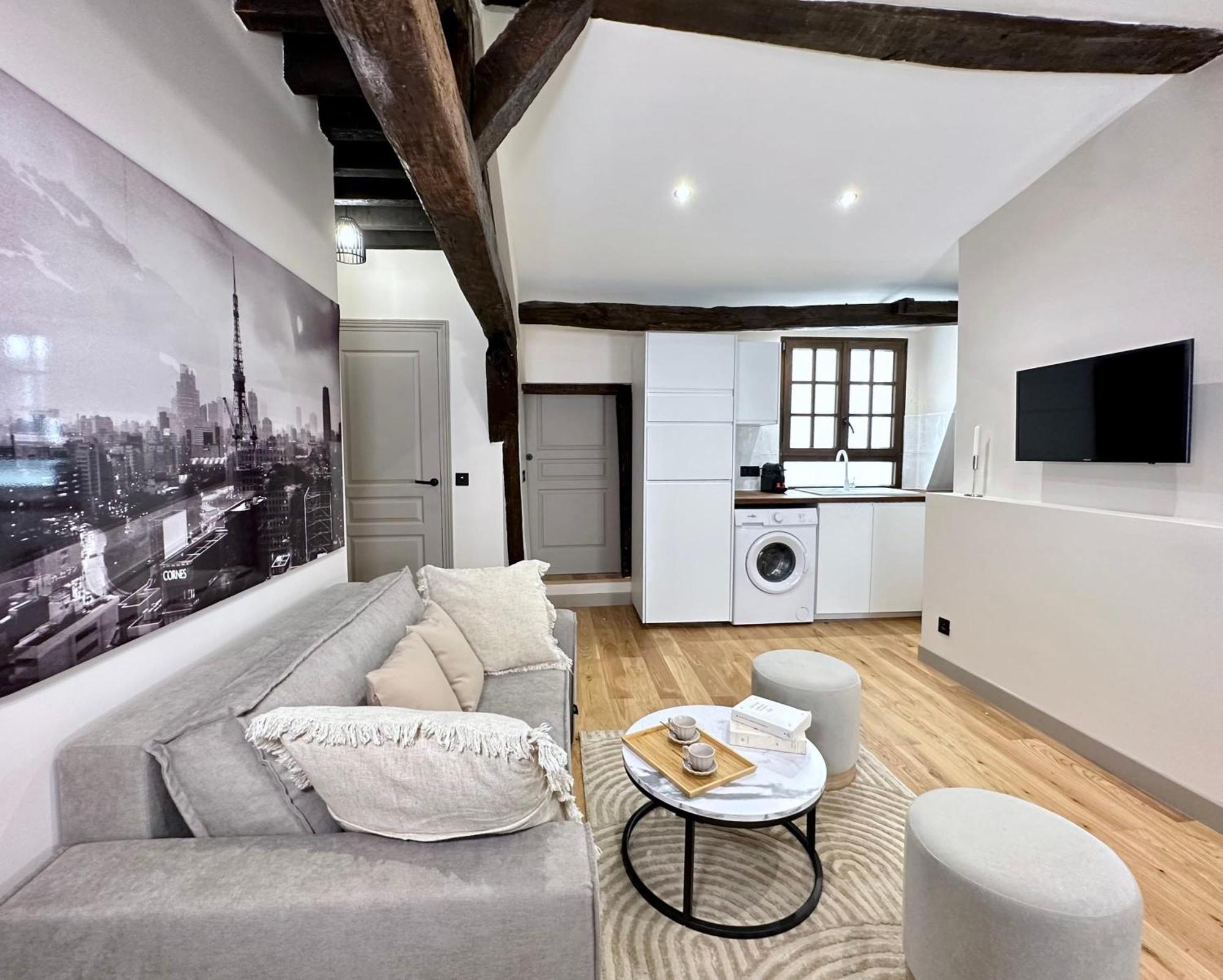Le Marais' Finest Luxurious Apartment Париж Экстерьер фото